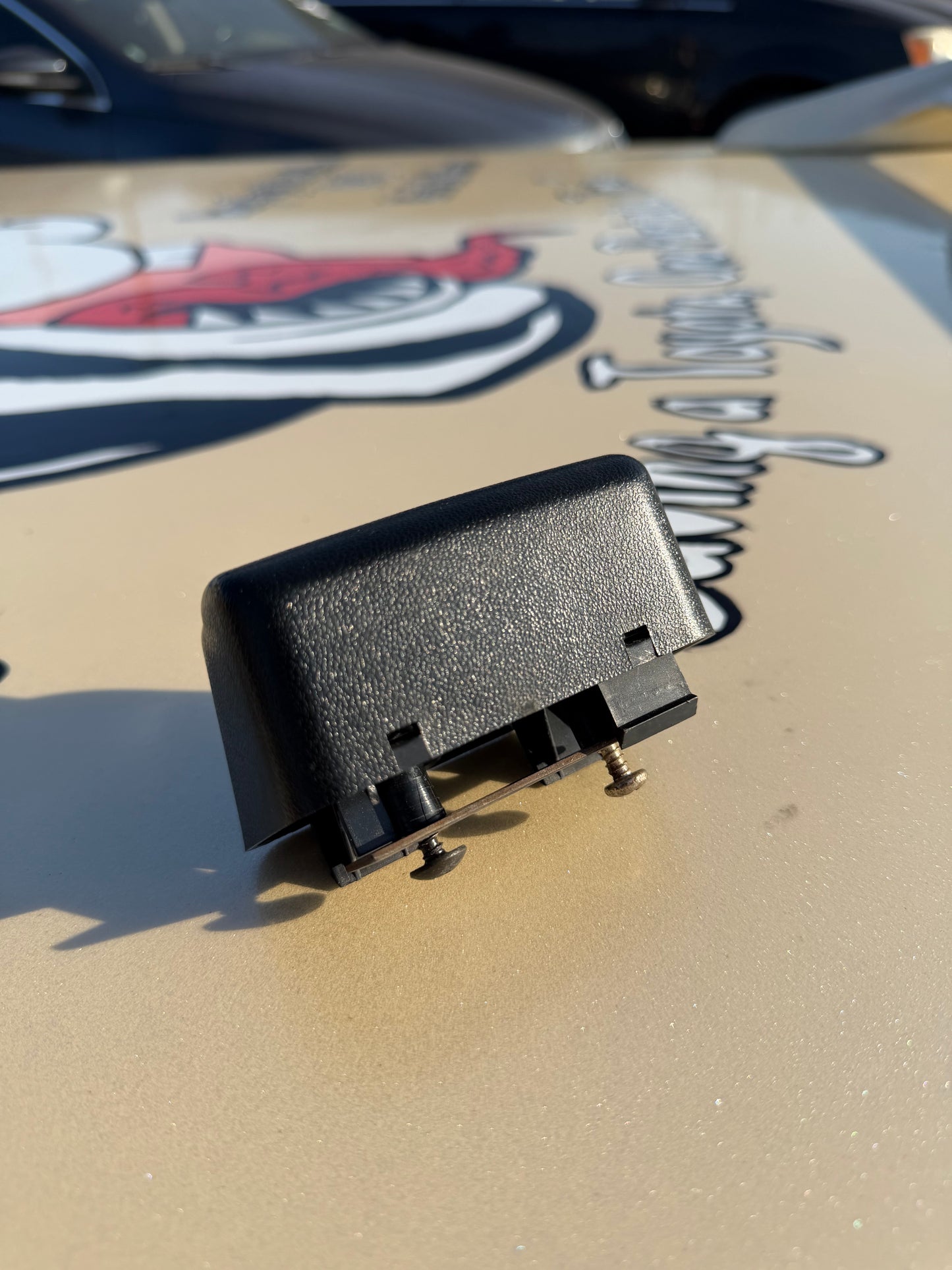 🪙 OEM Toyota Coin Holder – Pickup & 4Runner (1989–1995)