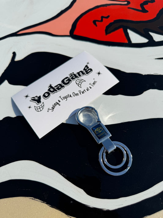 🔑 Toyota Vintage-Style Keychain – Blue & Red