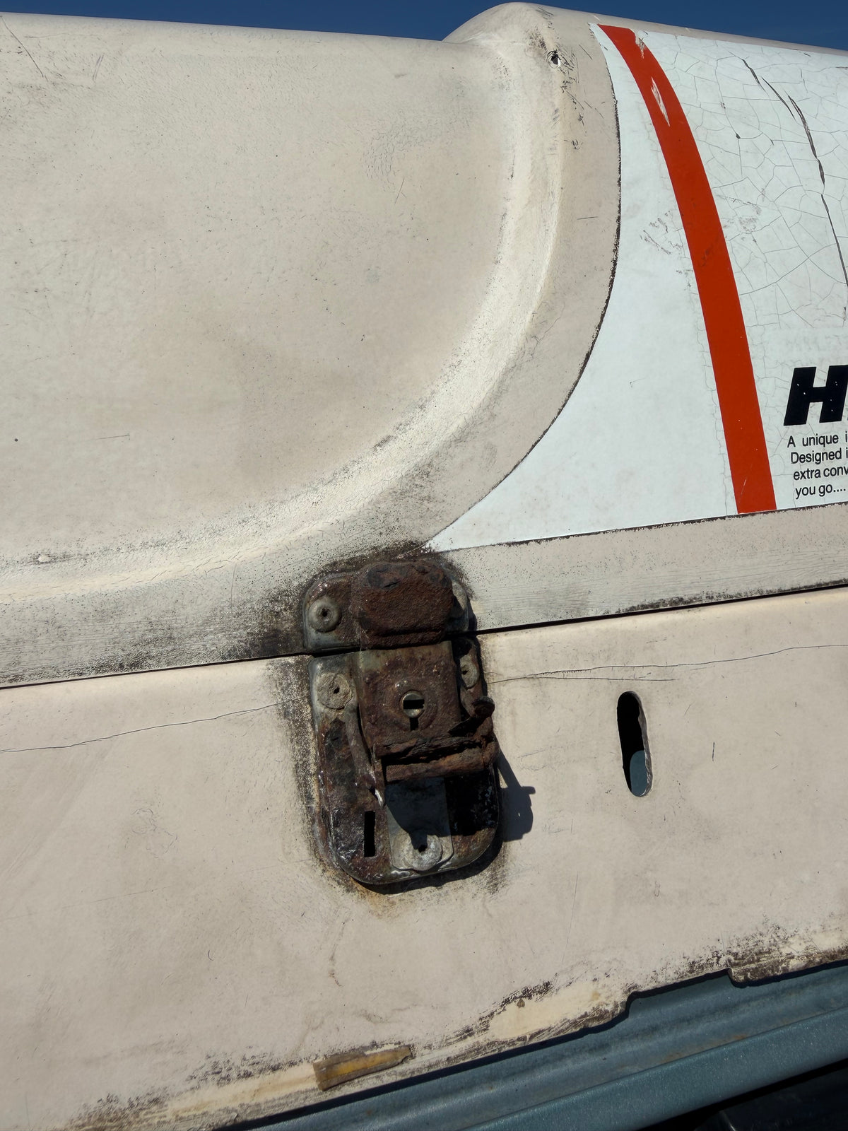 Rare TDM Toyota Hilux Hero Fiberglass Cab Rooftop – 1984–1988 Single Cab
